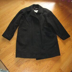 Women's Black 100% Wool Coat Size 16 - In good condition, missing front buttons
